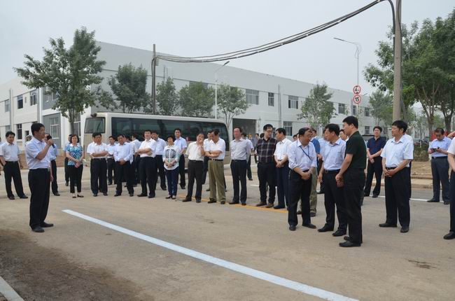 市、區(qū)觀摩團到華紡科技產業(yè)園實地考察